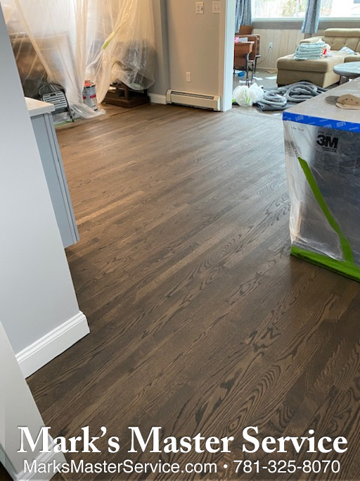Red Oak Kitchen Floor in Burlington
Client in Burlington wanted to change their tile kitchen floor to red oak, sanded, stained, and refinished!
