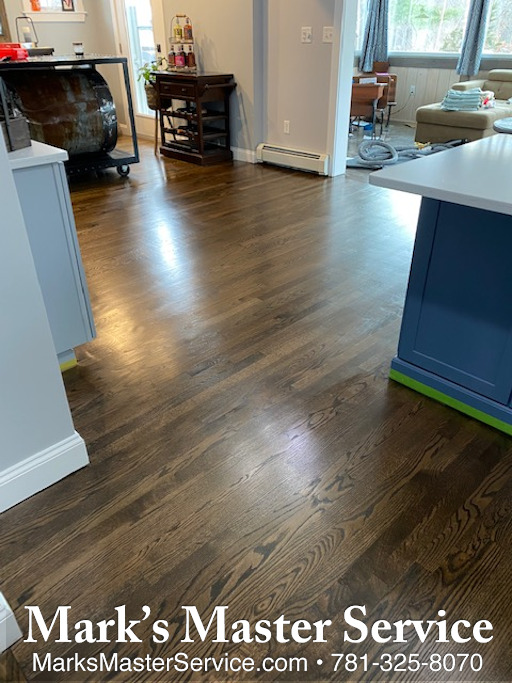 Red Oak Kitchen Floor in Burlington
Client in Burlington wanted to change their tile kitchen floor to red oak, sanded, stained, and refinished!
